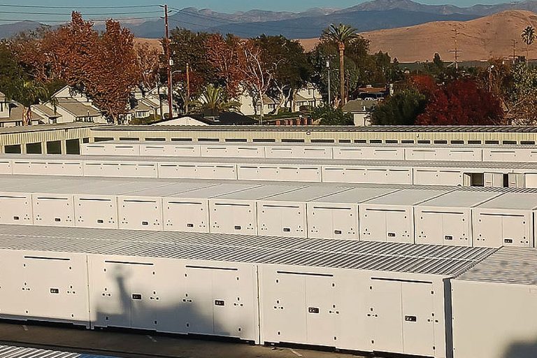 Portable storage container