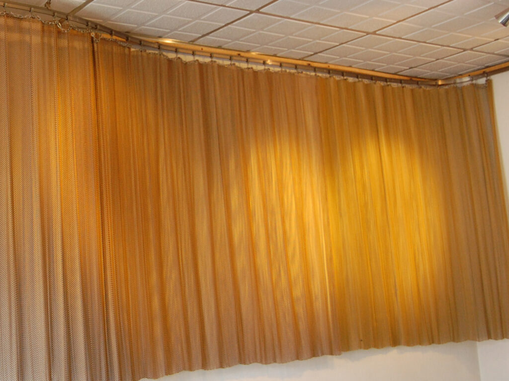 Spiral metal decorative net